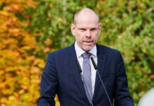 Der Historiker Axel Drecoll sieht in der Erinnerungsarbeit einen wichtigen Beitrag zur Wahrung der Demokratie heute. (Archivbild)