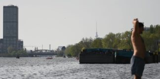 Wird bald wieder in der Spree gebadet? Die Idee hat zumindest einige Befürworter. (Archivbild)