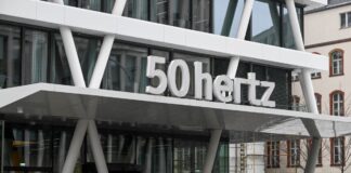 Der Übertragungsnetzbetreiber 50Hertz will die Strom-Transportkapazitäten in der Hauptstadtregion deutlich ausbauen. (Archivbild)