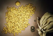 Der 3,7 Kilogramm schwere Kelten-Goldschatz wurde einst in einer Bodenvitrine im Museum in Manching ausgestellt. Im Jahr 2022 wurden die rund 2.100 Jahre alten Münzen gestohlen und sind seitdem zum größten Teil verschwunden. (Archivbild) 