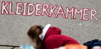 Die Spenden werden sortiert und bedarfsgerecht in der Kleiderkammer ausgegeben (Archivbild).