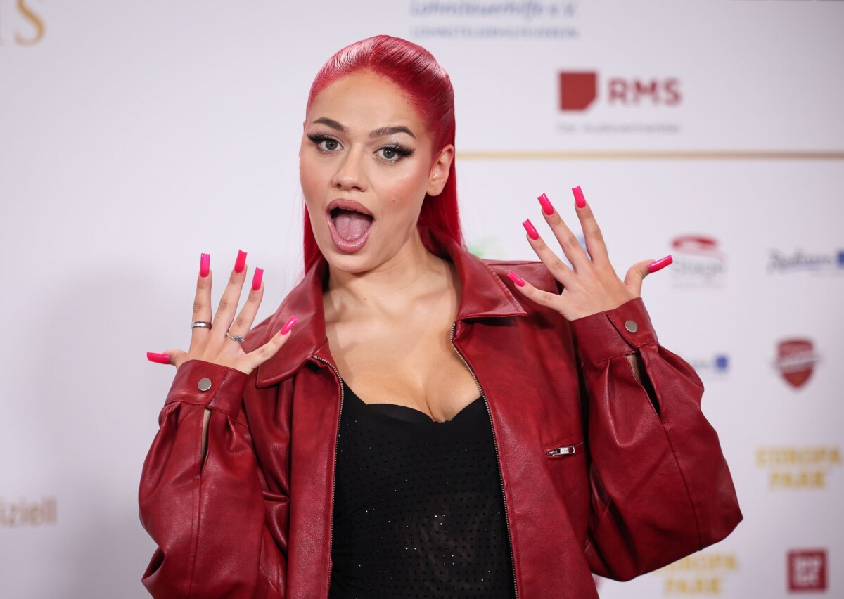 Badmomzjay Anfang Juli werden Badmómzjay, Doechii und zahlreiche andere beim Hip-Hop-Festival «Splash!» in Ferropolis bei Gräfenhainichen in Sachsen-Anhalt auf der Bühne stehen. (Archivbild)