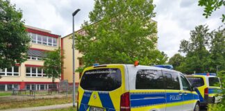 Nach Angaben der Polizei soll zuvor eine Schülerin (14) das Gas in der Pause im Haupttreppenflur versprüht haben. 
