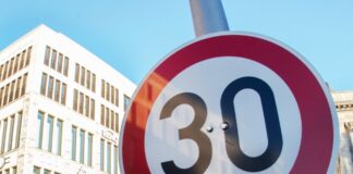 An vielen Berliner Hauptstraßen soll Tempo 30 wieder aufgehoben werden. (Archivbild)