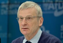 Brandenburgs AfD-Fraktionsvorsitzender Hans-Christoph Berndt spricht sich gegen die automatische Änderung der Diäten aus (Archivbild).