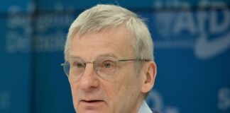 Brandenburgs AfD-Fraktionsvorsitzender Hans-Christoph Berndt spricht sich gegen die automatische Änderung der Diäten aus (Archivbild).