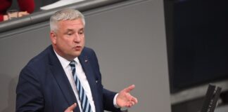 Der Polen-Beauftragte der Bundesregierung, Knut Abraham (CDU), hofft nach dem Sieg des rechtskonservativen Karol Nawrocki bei der Präsidentenwahl in Polen auf eine pragmatische Zusammenarbeit. (Archivbild)