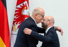 Brandenburgs Innenminister René Wilke strebt bisher keine Parteimitgliedschaft an (Archivbild).