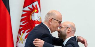 Brandenburgs Innenminister René Wilke strebt bisher keine Parteimitgliedschaft an (Archivbild).
