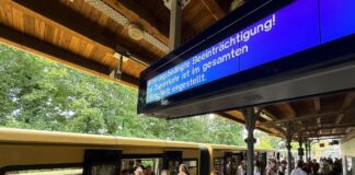 Der gesamte S-Bahn-Verkehr wurde am Abend eingestellt.
