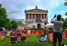Besucher informierten sich beim Festwochenende auf der Museumsinsel über Architektur und Geschichte oder lauschten den Konzerten im Kolonnadenhof.