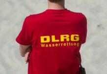 Ein Rettungsschwimmer der DRLG rettete am Samstagnachmittag zwei Menschen vor dem Ertrinken. (Symbolfoto) 