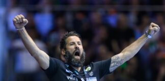 Trainer Bennet Wiegert bleibt mit dem SC Magdeburg im Titelrennen um die deutsche Meisterschaft.