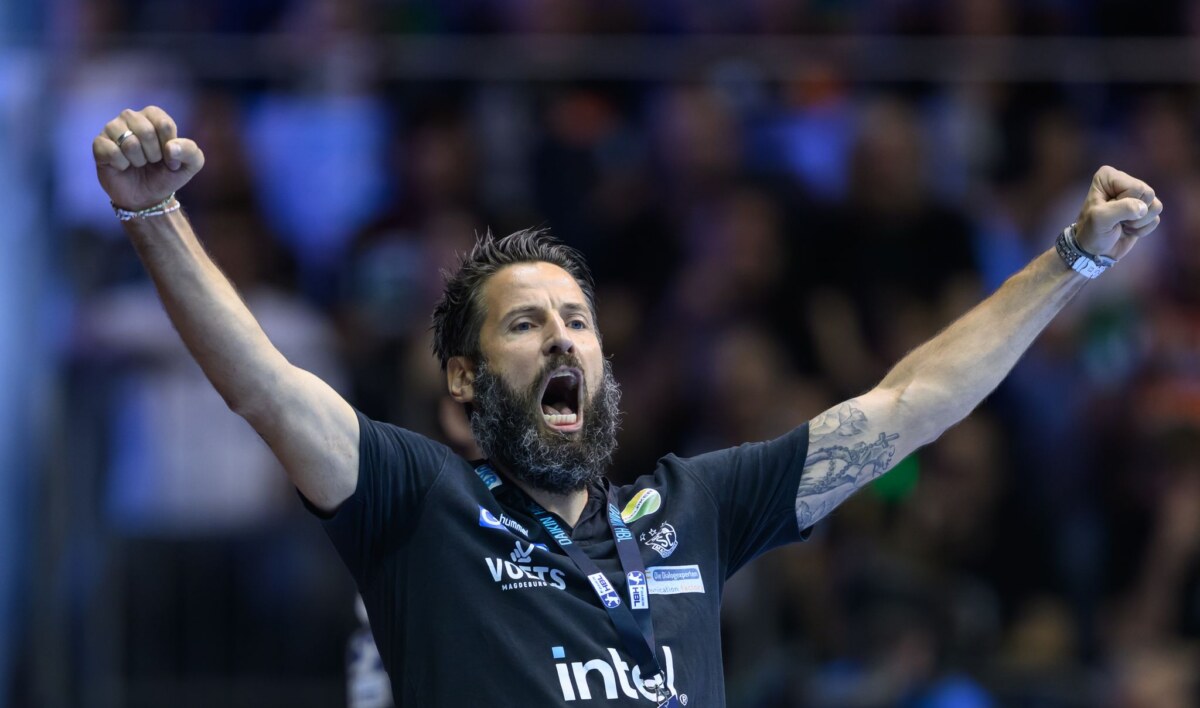 SC Magdeburg - SG Flensburg-Handewitt Trainer Bennet Wiegert bleibt mit dem SC Magdeburg im Titelrennen um die deutsche Meisterschaft.