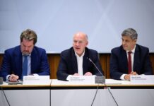 Die schwarz-rote Koalition mit dem CDU-Vorsitzenden  Dirk Stettner, dem Regierenden Bürgermeister Kai Wegner und SPD-Fraktionschef Raed Saleh kommt am Wochenende zu ihrer Klausur zusammen. (Archivfoto)