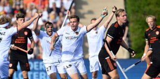 Justus Weigand (M) markierte den 4:3-Siegtreffer gegen Argentinien.