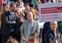 Brandenburgs Bildungsminister Steffen Freiberg (SPD) muss mit wachsendem Protest wegen Kürzungen umgehen. (Archivbild)