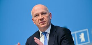 Steuerliche Entlastung für Firmen, Belastung für Länder? Berlins Regierender Bürgermeister dringt auf einen finanziellen Ausgleich wegen des Pakets für die Wirtschaft. (Archivbild)
