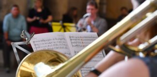Von der Straßenmusik bis zum klassischen Orchester: Die Fête de la Musique ist in Berlin jedes Jahr ein großes Ding. (Archivbild)