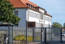 Das Friedrich-Loeffler-Institut - Bundesforschungsinstitut für Tiergesundheit auf der Insel Riems- befasst sich unter anderem mit der Ausbreitung von Stechmückenarten in Deutschland. 