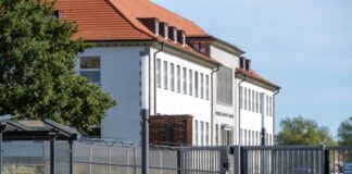 Das Friedrich-Loeffler-Institut - Bundesforschungsinstitut für Tiergesundheit auf der Insel Riems- befasst sich unter anderem mit der Ausbreitung von Stechmückenarten in Deutschland. 