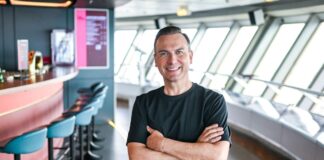Tim Raue hat Anfang Juni ein neues Restaurant im Berliner Fernsehturm eröffnet.