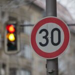 Berlins Verkehrssenatorin Ute Bonde plant weitere Tempo-30-Zonen. (Symbolbild)