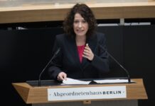 Grünen-Fraktionschefin Bettina Jarasch sieht Versagen bei der Bildungssenatorin. (Archivbild)