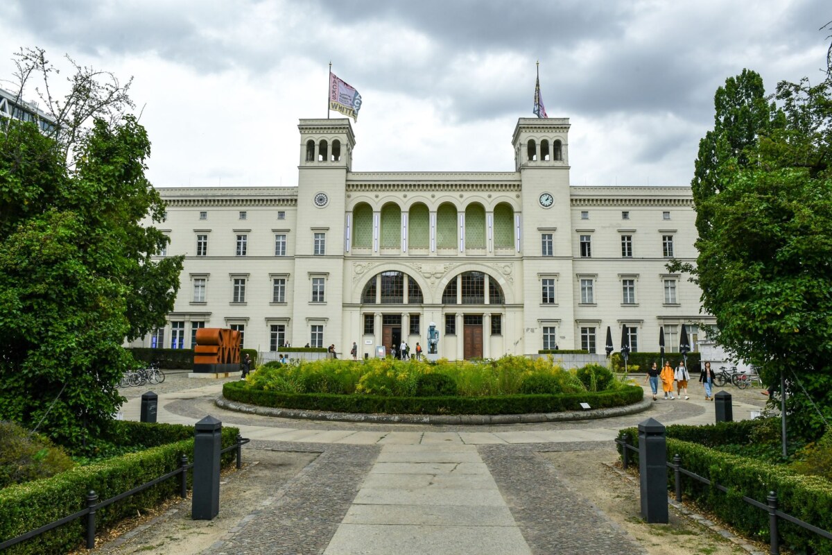 Hamburger Bahnhof Der Hamburger Bahnhof lädt am Wochenende zu drei Tagen der offenen Tür.