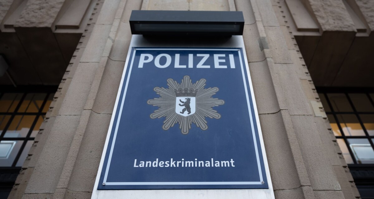 Berliner Landeskriminalamt (LKA) Wegen eines möglichen politischen Hintergrunds ermittelt nun der Staatsschutz des Berliner Landeskriminalamtes. (Archivbild)