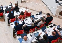 Der Brandenburger BSW-Landtagsabgeordnete Sven Hornauf hat - anders als die übrige SPD/BSW-Koalition - bei der Entscheidung über den Haushalt nicht mit Ja gestimmt. 