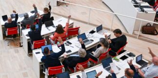 Der Brandenburger BSW-Landtagsabgeordnete Sven Hornauf hat - anders als die übrige SPD/BSW-Koalition - bei der Entscheidung über den Haushalt nicht mit Ja gestimmt. 