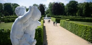 Wird für Park Sanssouci ab 2026 Eintritt fällig? Die Stadt will Anfang Juli entscheiden, ihre Beteiligung an der Pflege der Anlagen einzustellen. (Archivbild)