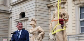 Kulturstaatsminister Wolfram Weimer besuchte das Humboldt Forum anlässlich der baulichen Fertigstellung.