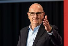 Brandenburgs Ministerpräsident Dietmar Woidke (SPD) will mit Gewerkschaften über die Zukunft der Lehrer sprechen.