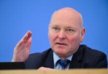 Der Wirtschaftswissenschaftler Achim Truger hat sich wie zwei weitere Forscher zu den geplanten Regeln zur Aufnahme von Schulden in Krisenzeiten für den Brandenburger Landeshaushalt geäußert (Archivbild).