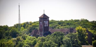 Das alte Landtagsgebäude in Potsdam ist weithin sichtbar - künftig soll es zu einem Uni-Campus ausgebaut werden. (Archivbild)