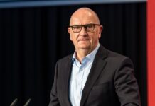 Brandenburgs Ministerpräsident Dietmar Woidke ist als SPD-Landeschef bestätigt worden.