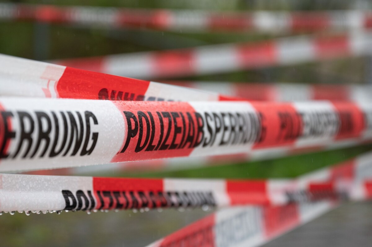 Absperrung - Symbolbild Rund um den Fundort der Weltkriegsbombe wurde ein Sperrkreis eingerichtet. (Symbolbild)