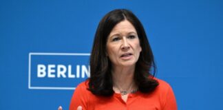 Bildungssenatorin Katharina Günther-Wünsch hält die Einrichtung einer unabhängigen Beschwerdestelle für unrealistisch. (Archivbild)