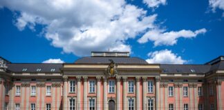 Der Haushaltsausschuss des Brandenburger Landtags berät kontrovers über den geplanten Doppelhaushalt (Archivbild).