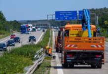 Autofahrer Richtung Berlin werden gebeten, die Unfallstelle weiträumig zu umfahren.
