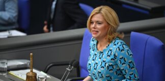 Bundestagspräsidentin Klöckner verweist auf die Verpflichtung zur Neutralität. (Archivbild) 