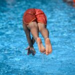 Ab ins Wasser - das wollten am Sonntag teils zu viele Menschen gleichzeitig in den Berliner Freibädern. (Archivbild)