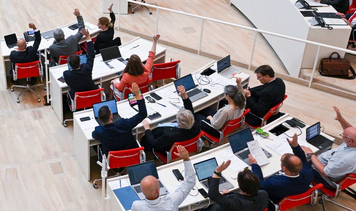 Landtag Brandenburg Der Brandenburger BSW-Landtagsabgeordnete Sven Hornauf stimmt anders als der Rest seiner Fraktion für den Haushalt.