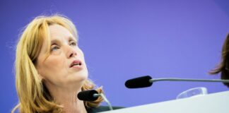 Bundesfamilienministerin Karin Prien weist darauf hin, dass die Kita-Situation in Deutschland regional sehr unterschiedlich ist. (Archivbild)