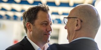 SPD-Chef Lars Klingbeil dringt auf die Prüfung eines AfD-Verbotsverfahrens. Hier im Gespräch mit Dietmar Woidke (r), Brandenburgs Ministerpräsident und SPD-Landesvorsitzender.
