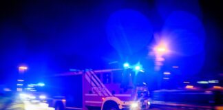 Die Feuerwehr hat in Alt-Hohenschönhaus einen Autobrand gelöscht. (Symbolbild)