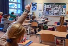 Die Zahl der Seiteneinsteiger unter den Lehrerinnen und Lehrern ist in Brandenburg gestiegen. (Archivbild)