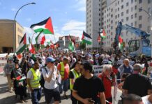An dem Protestzug von Tempelhof nach Kreuzberg nahmen laut Polizei 400 Menschen teil.